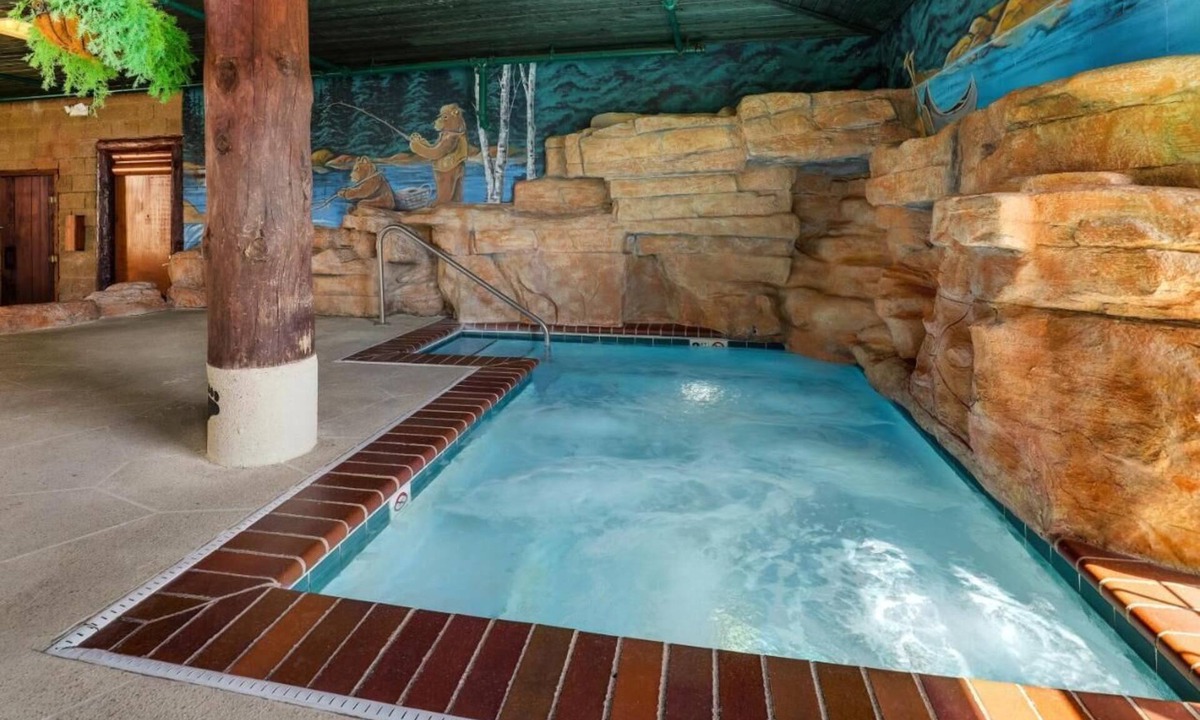 Galena Hotel | Serene Galena Stay: Rustic Inn with Modern Amenities | 3 Units
