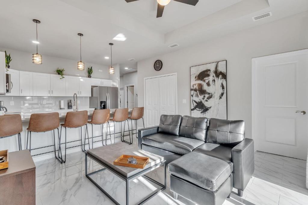Westminister Apartment | Serene Golf View Retreat