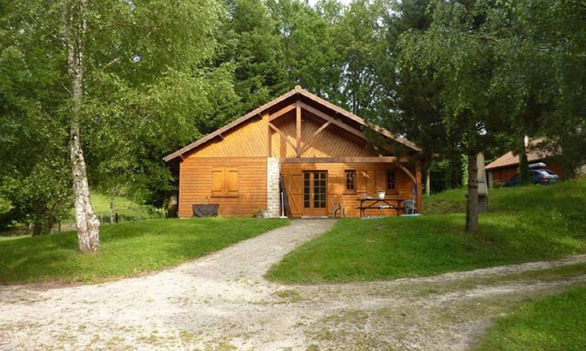 Cussac House | Serene holiday home with private terrace