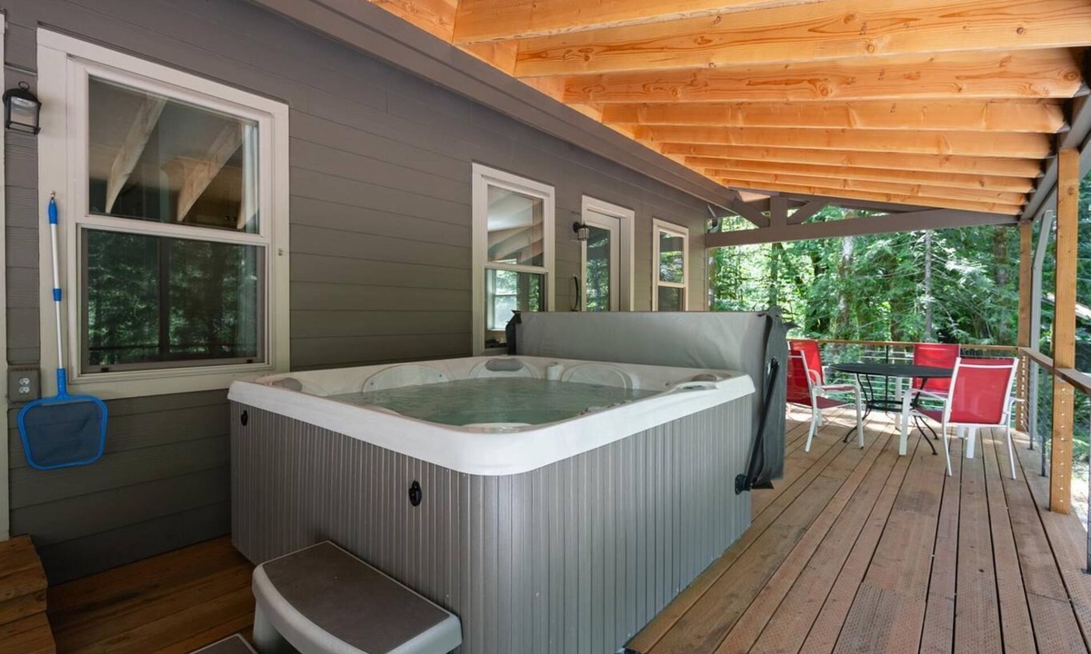Rhododendron Cabin | Serene Leilani Cottage along the Sandy River, Hot Tub, BBQ, dogs welcome