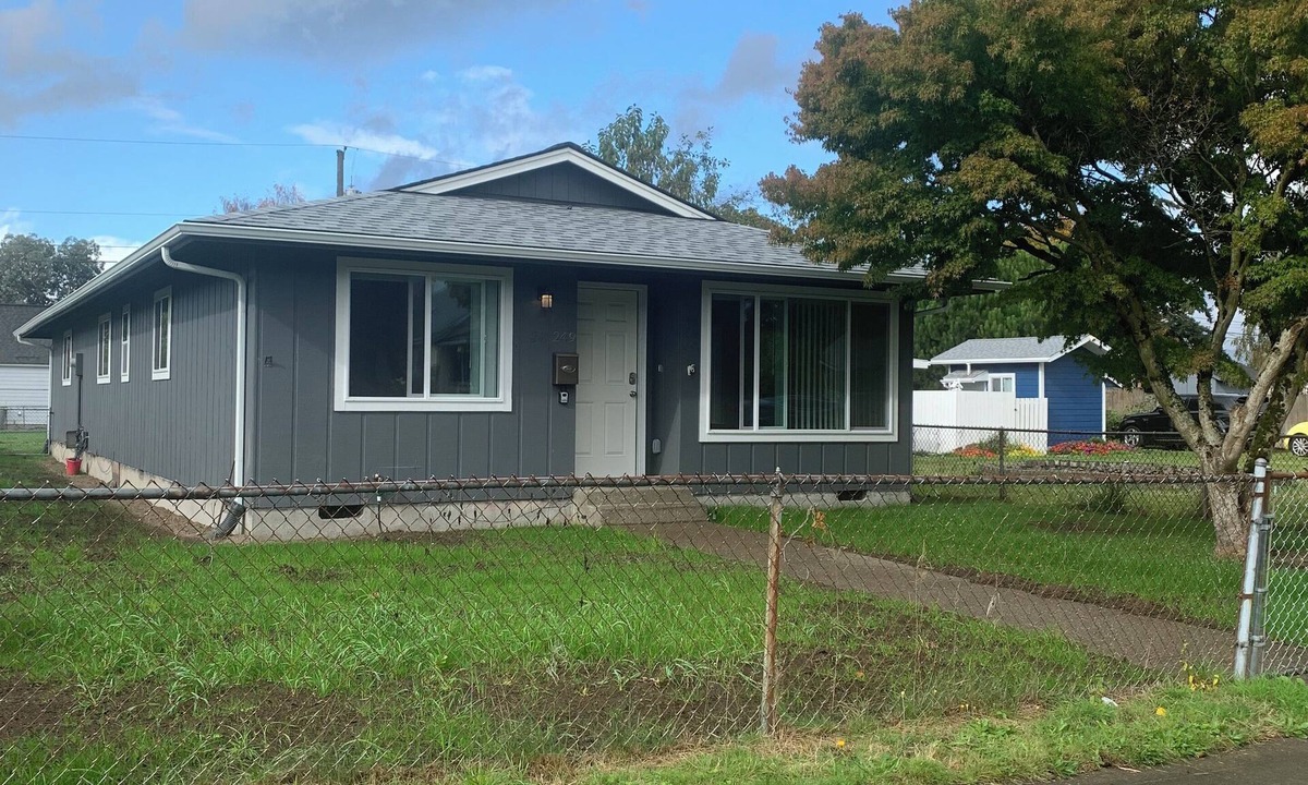 Longview House | Serene Living in Longview Washington