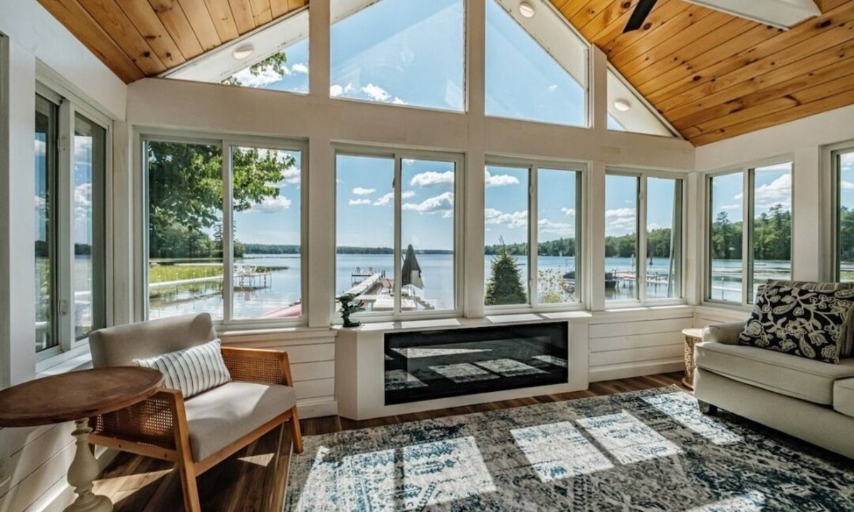 Windham House | Serene Modern 4-bedroom Lakefront Home on Highland Lake, 20 mins from Portland