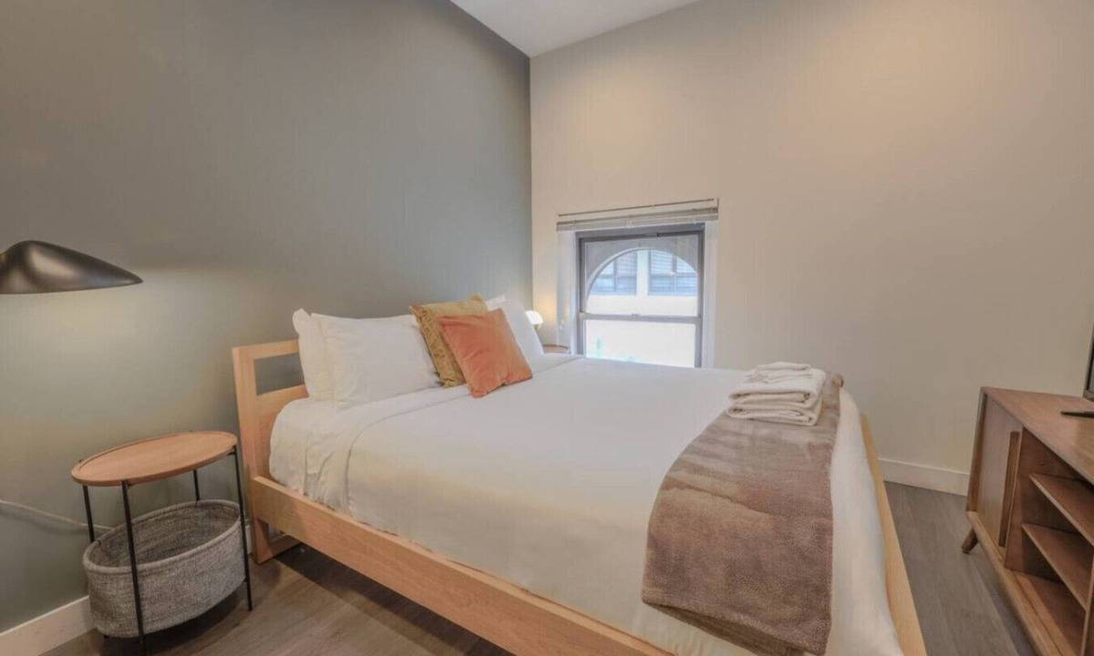 Downtown Boston Apartment | Serene Studio | Close to MGH