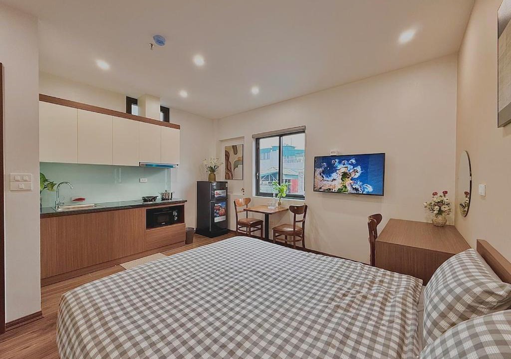 Nhat Tan Apartment | Serene Studio Modern Comfort in Local Alley