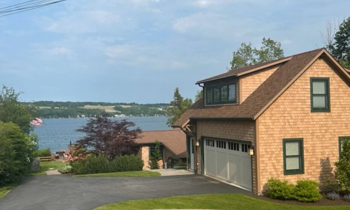 Skaneateles House | Serene Studio-Skaneateles Lake Front