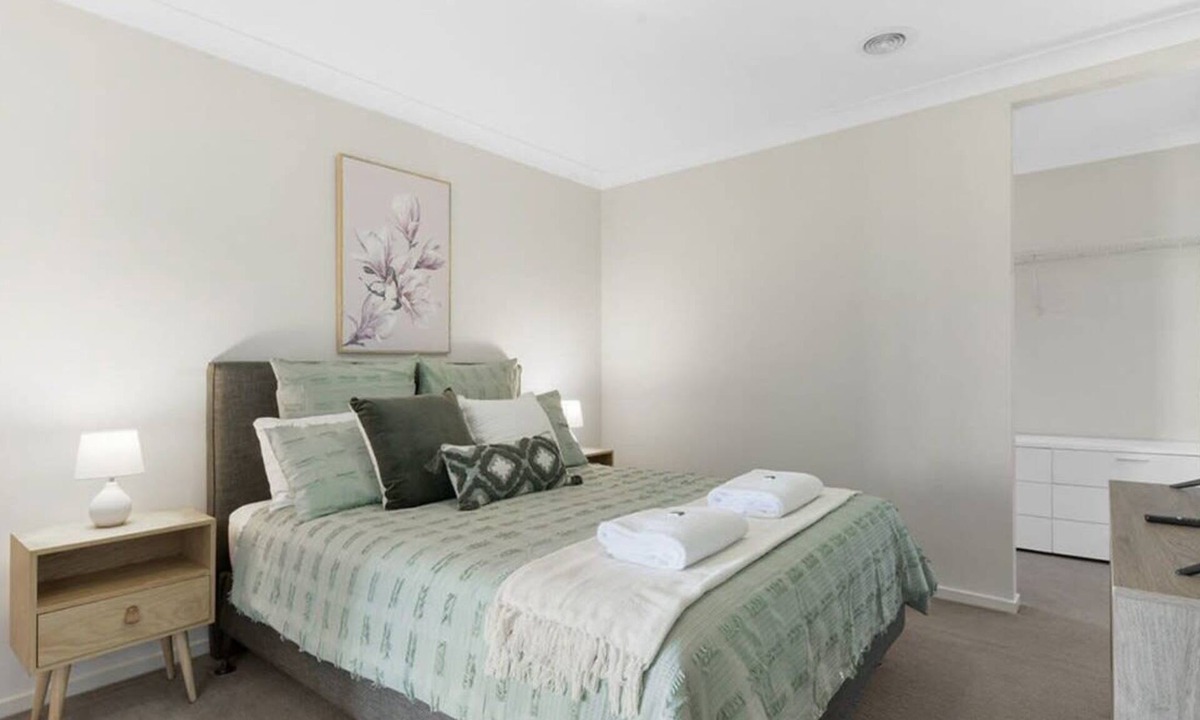 Orange East House | Serene Sullivan - Modern, Convenient, Pets Allowed