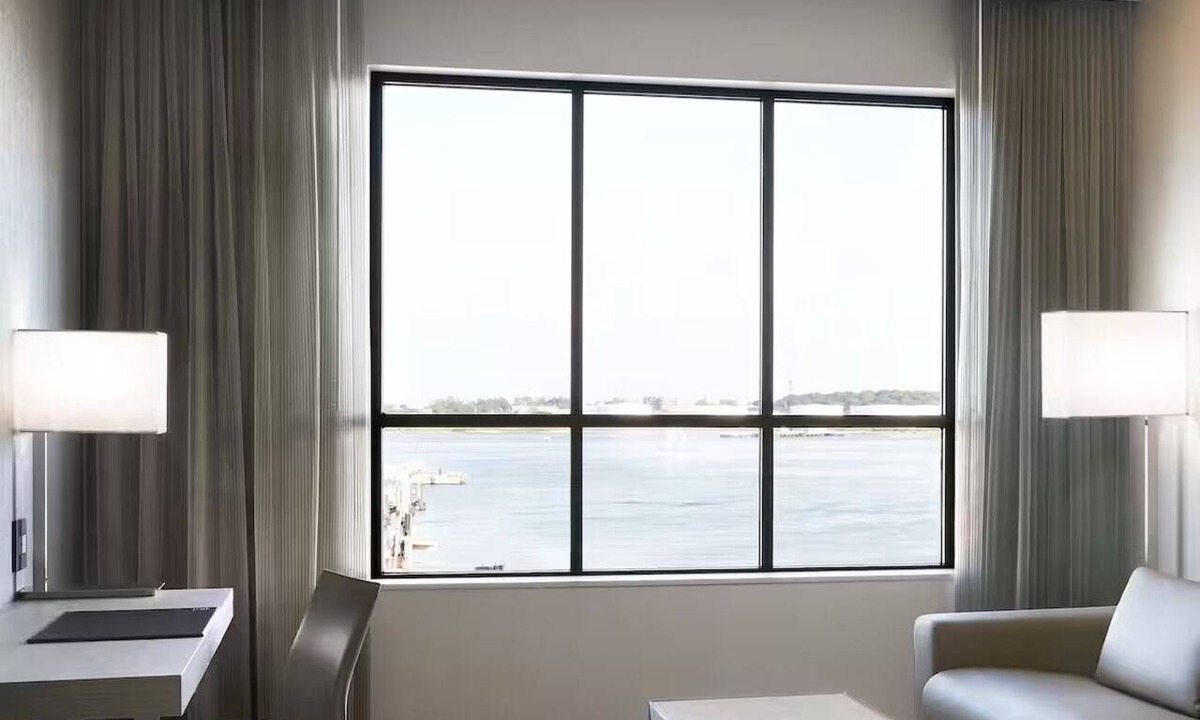 Portland Hotel | Serene Waterfront Room in Portland Perfect for Couples – Near Casco Bay Ferry