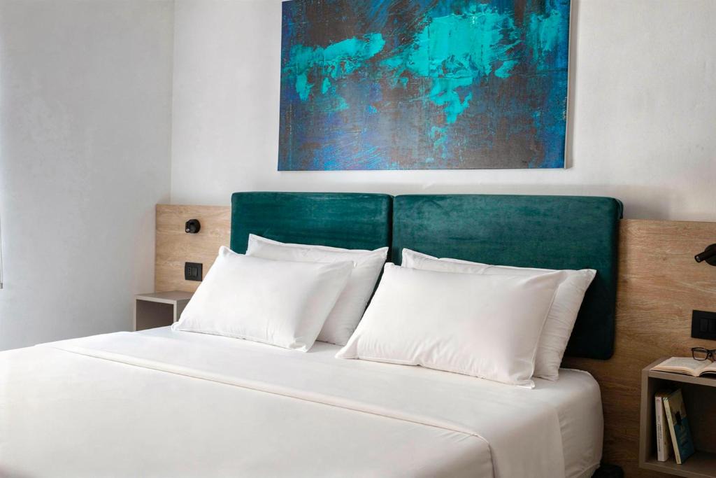 Castellammare House | Serenea Suites & Apartments