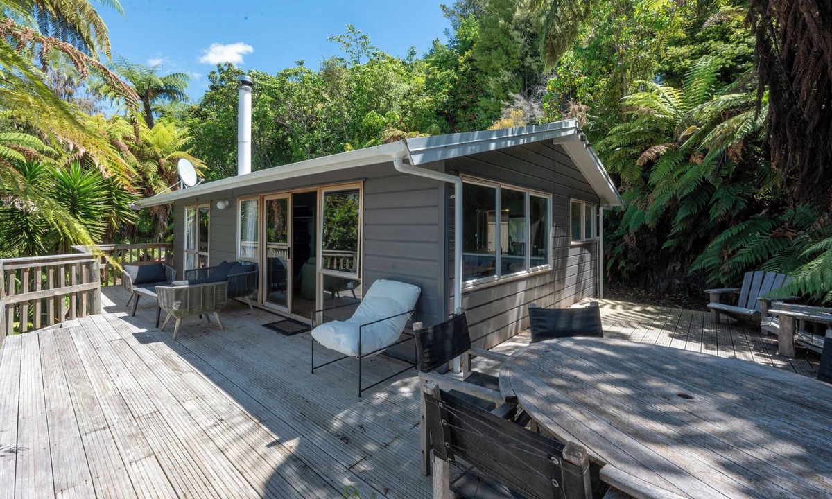 Lake Tarawera House | SERENITY HEIGHTS