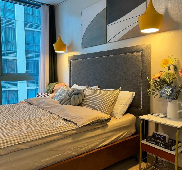 Bonifacio Global City Apartment | Serenity Pads