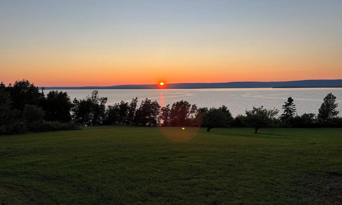 West Bay Cottage | Serenity Shores - Private waterfront cottage on the Bra D'Or Lakes