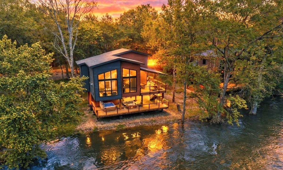Broken Bow Cabin | Serenity Shores, Riverfront Cabin in Broken Bow