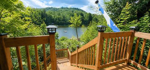 Huberdeau House | Serenity Tree house on the lake