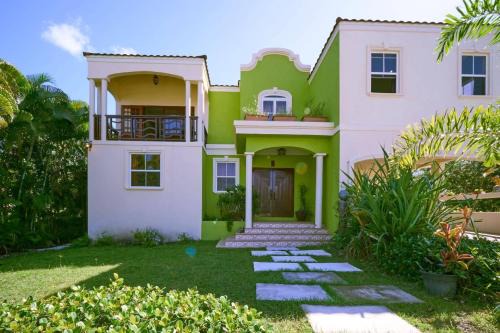Maynards House | Serenity Villa - by ZenBreak