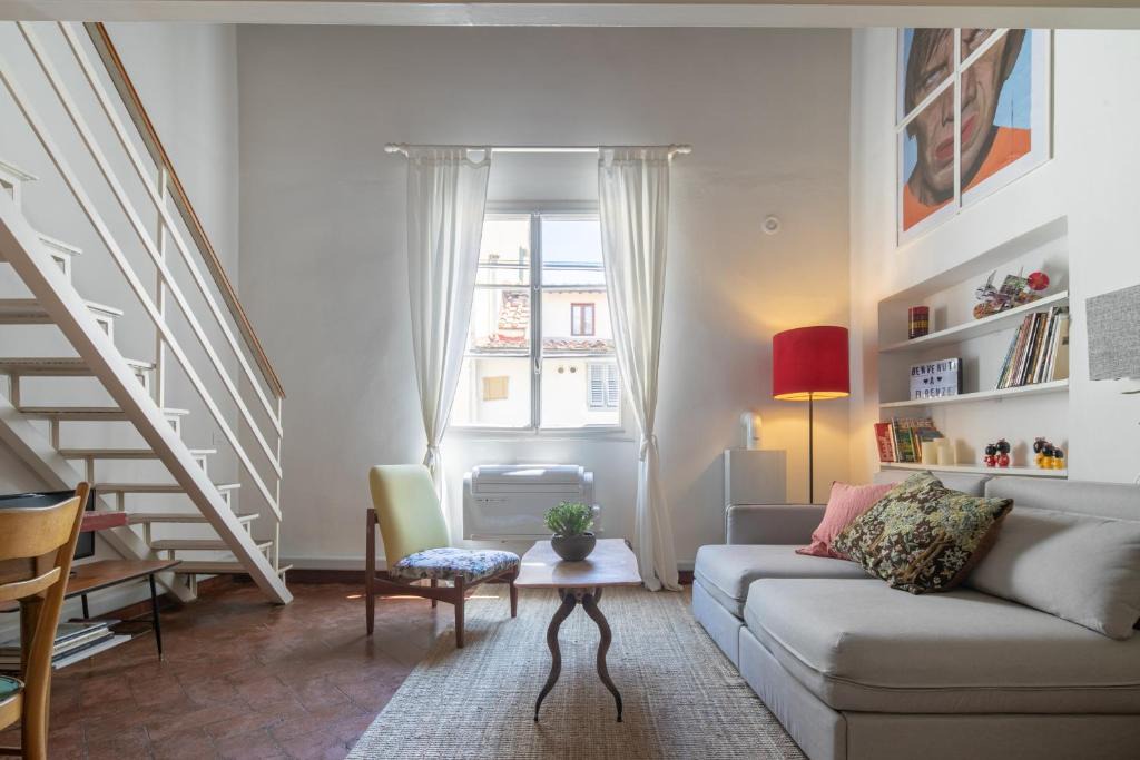 San Frediano Apartment | Serragli Loft by Mmega
