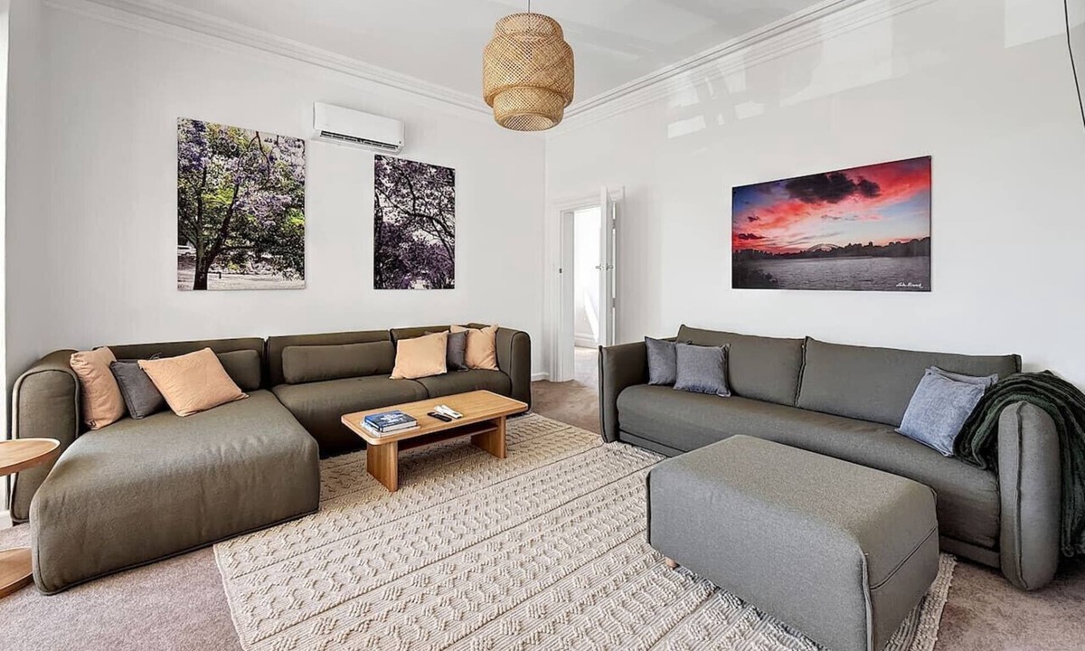 North Sydney Apartment | Serviced Luxury Condo, Parkside, moments to metro