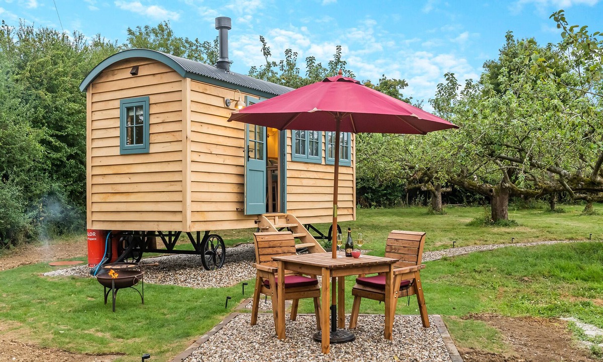 North Weald Cottage | Set among the fruit trees with views of the fields.