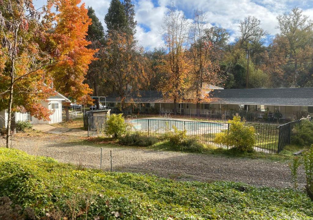 Kaweah Hotel | Seven Circles Lodge&Retreat