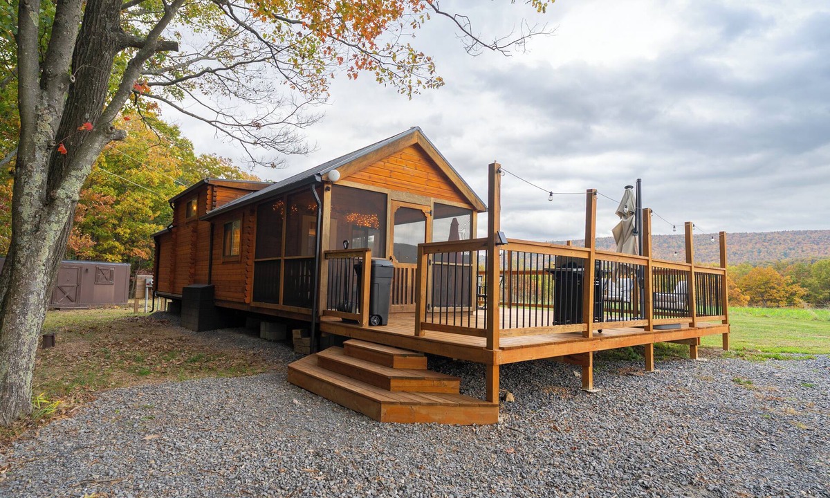 Weikert Cabin | Seven Mtn Vista FirePit Hammock Deck Private