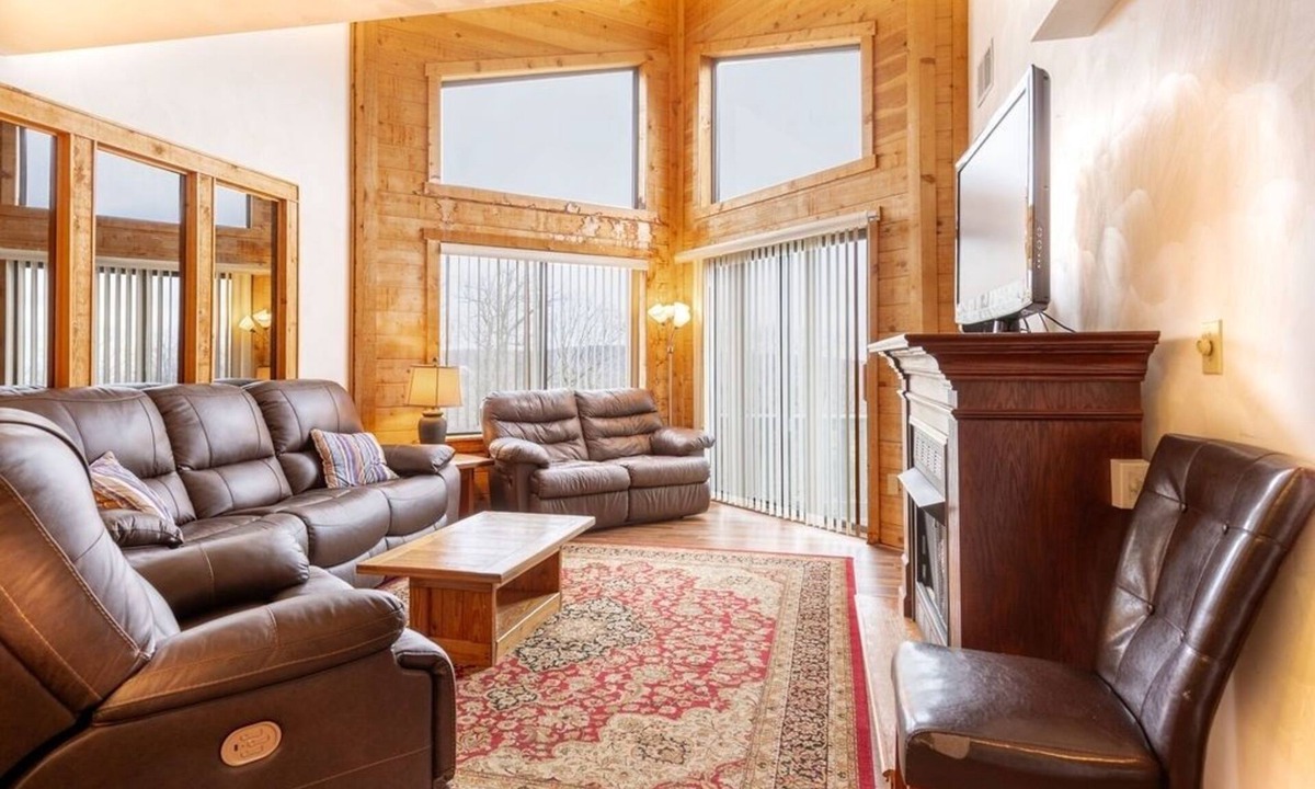 Seven Springs Condo | Seven Springs Stoneridge 3 BR Loft Standard Condo, Pet Friendly! by RedAwning