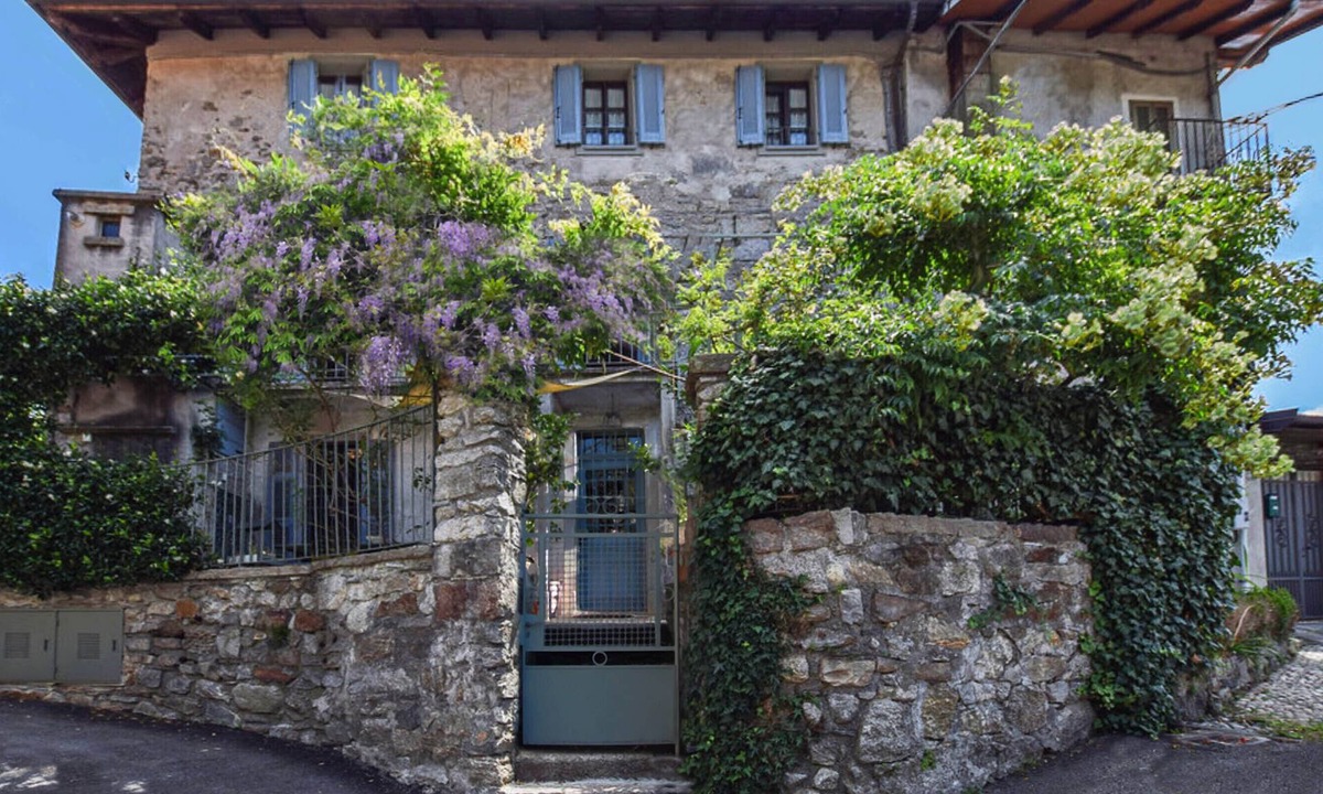 Pella House | Seventeenth-century house on 2 floors, with Turkish bath and courtyards, 1km from Lake Orta.