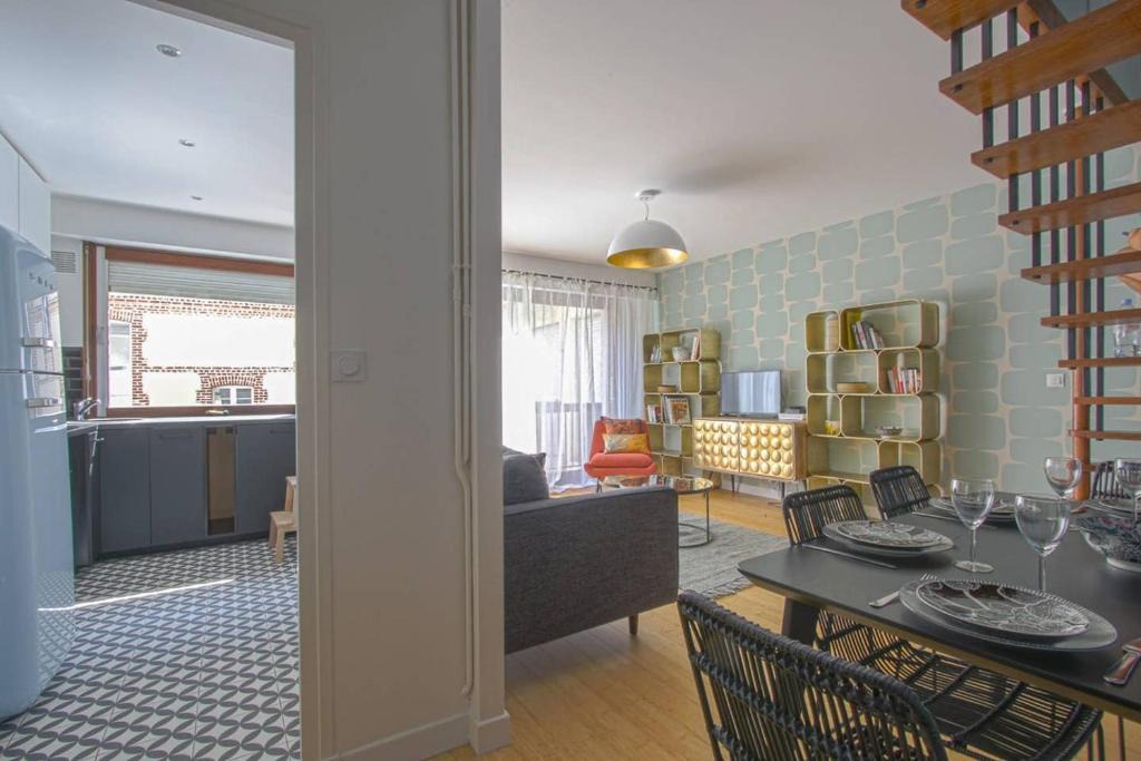 Deauville City Centre Apartment | Seventies