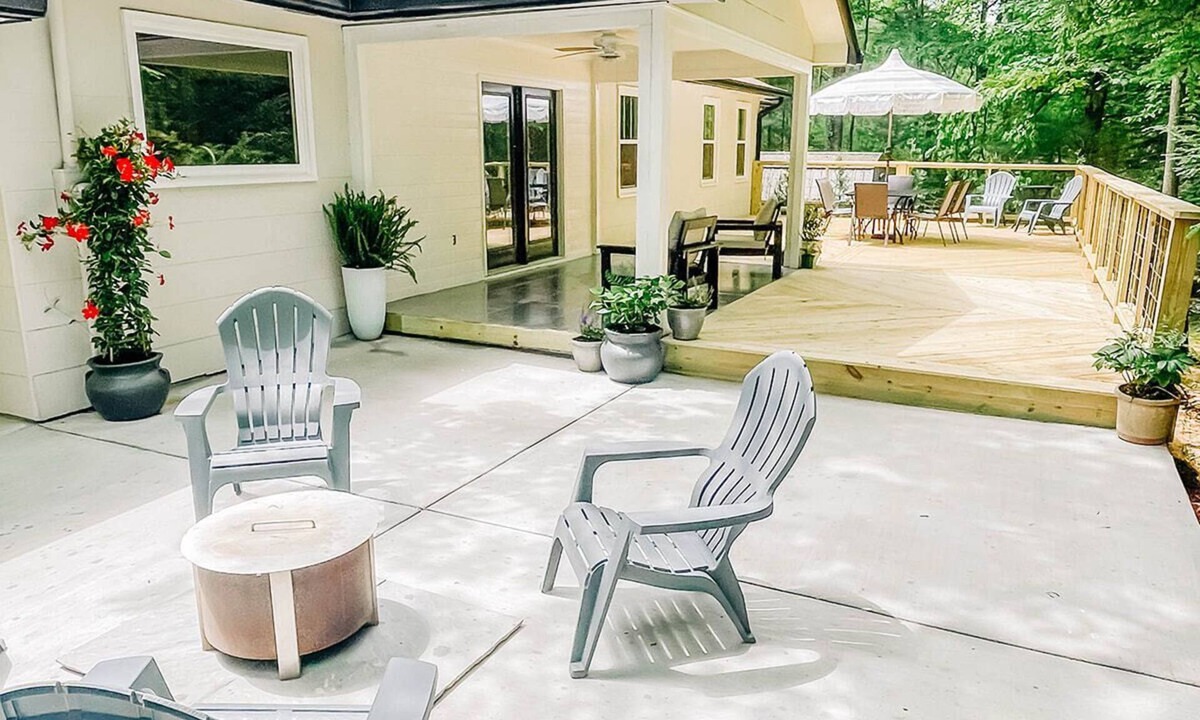 Saint Andrews House | Sewanee home in the heart of central campus!