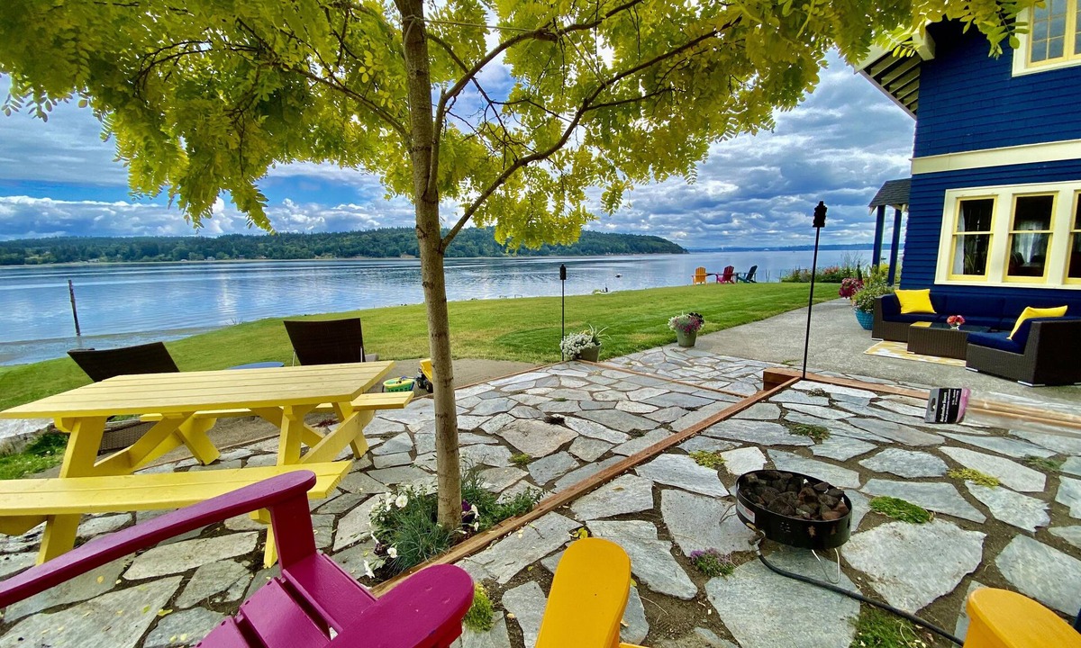 Vashon Island House | SHABBY CHIC WATERFRONT RETREAT serene low bank waterfront home w/gas fire pit.