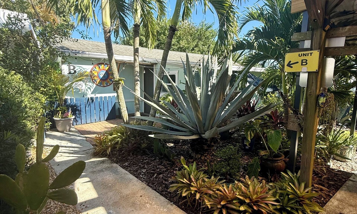 Stuart Cottage | Shady Acres Owner’s Suite