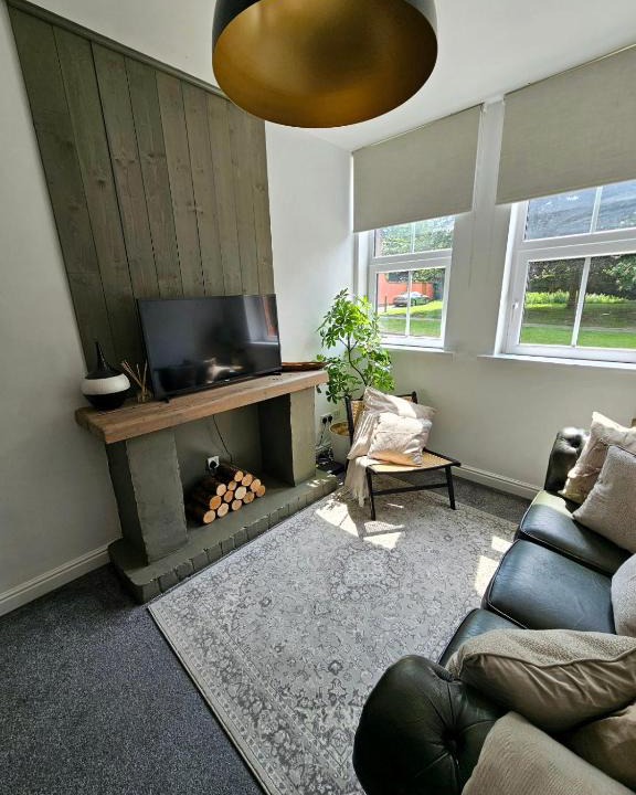 Prescot Apartment | Shakespeare's Snug