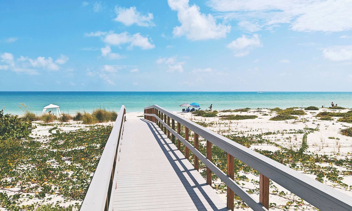 Sanibel Hotel | Shalimar Beach Resort