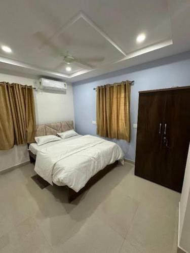 Kondapur House | Shankar apartment