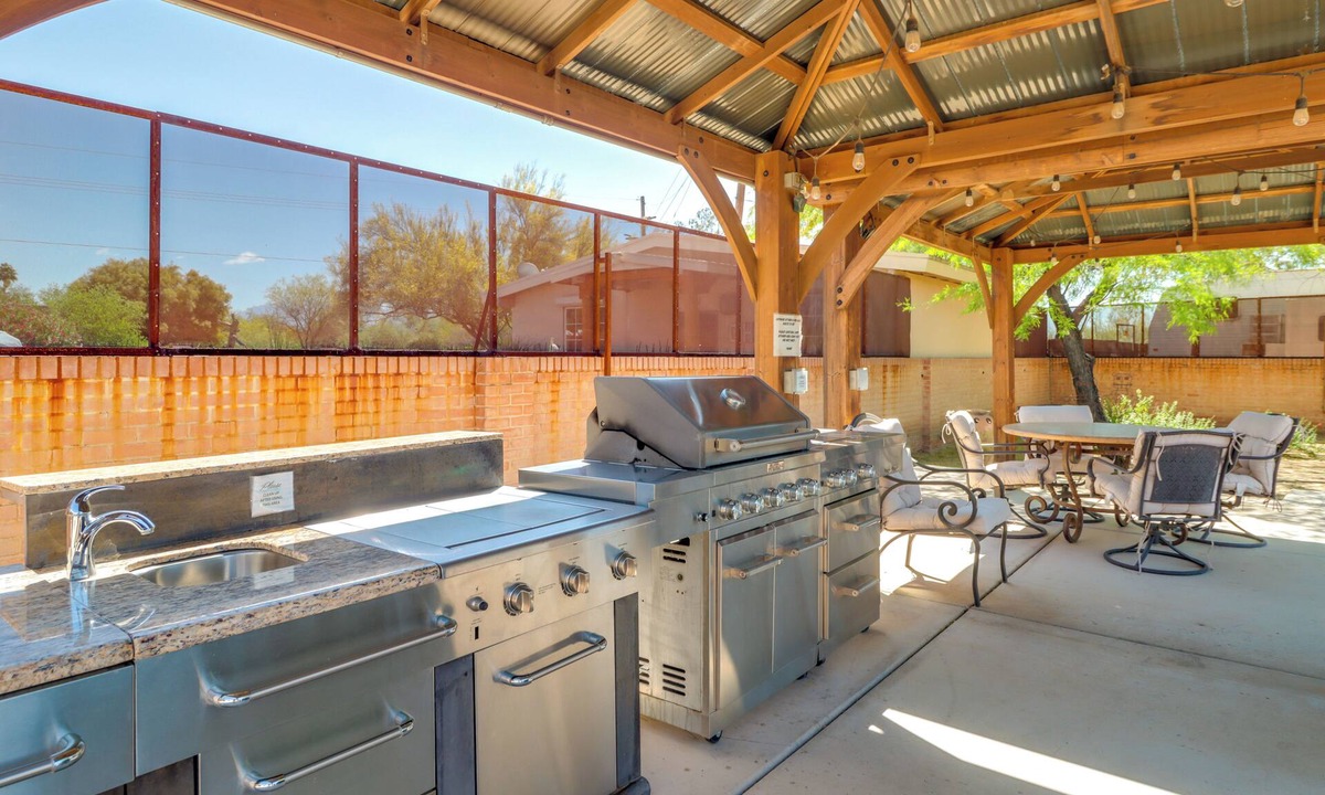 Tucson Cottage | Shared Hot Tub + Fire Pit: Tucson Casita By Hiking