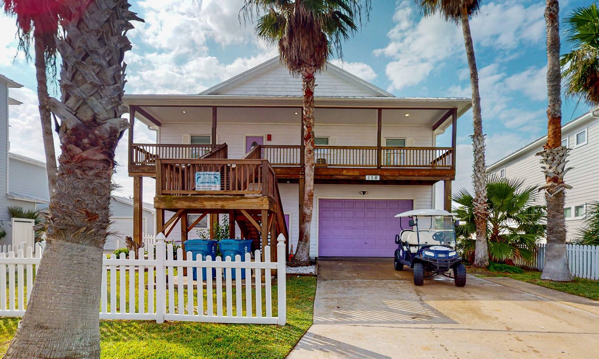 Port Aransas House | Shared Pool, Boardwalk to Beach and Golf Cart Included, Pet Friendly