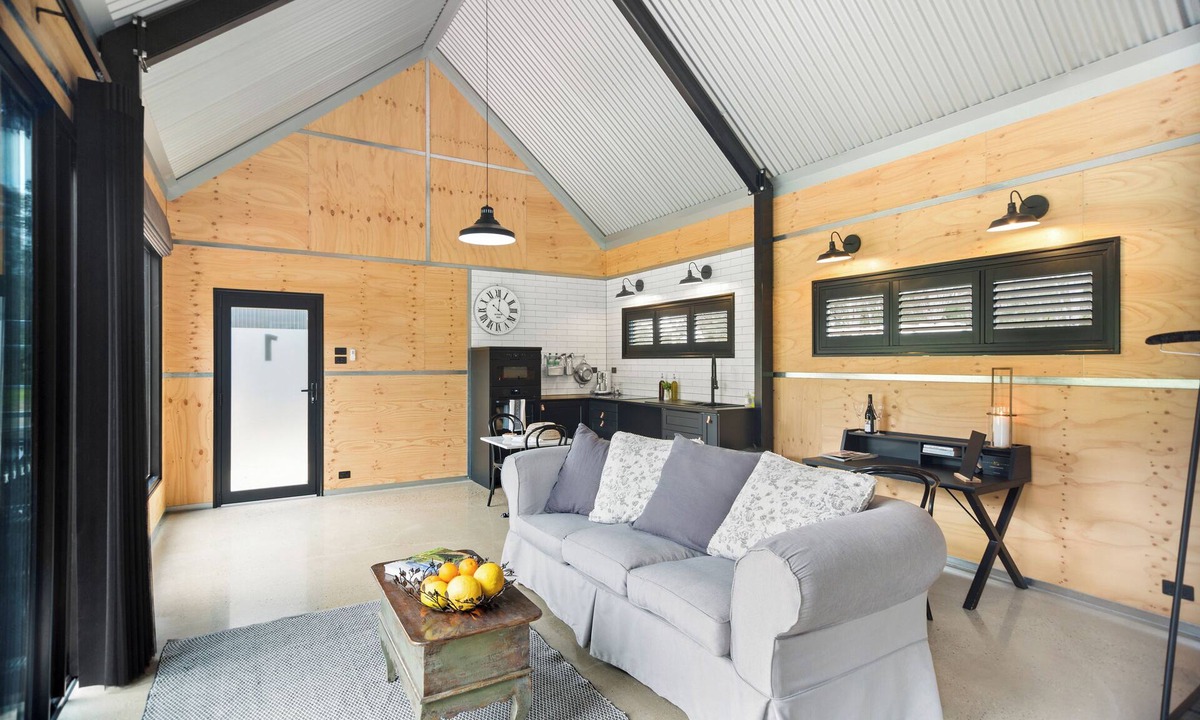 Whitfield Cottage | Shed TWO - Romantic Luxury couple getaway in the fabulous King Valley