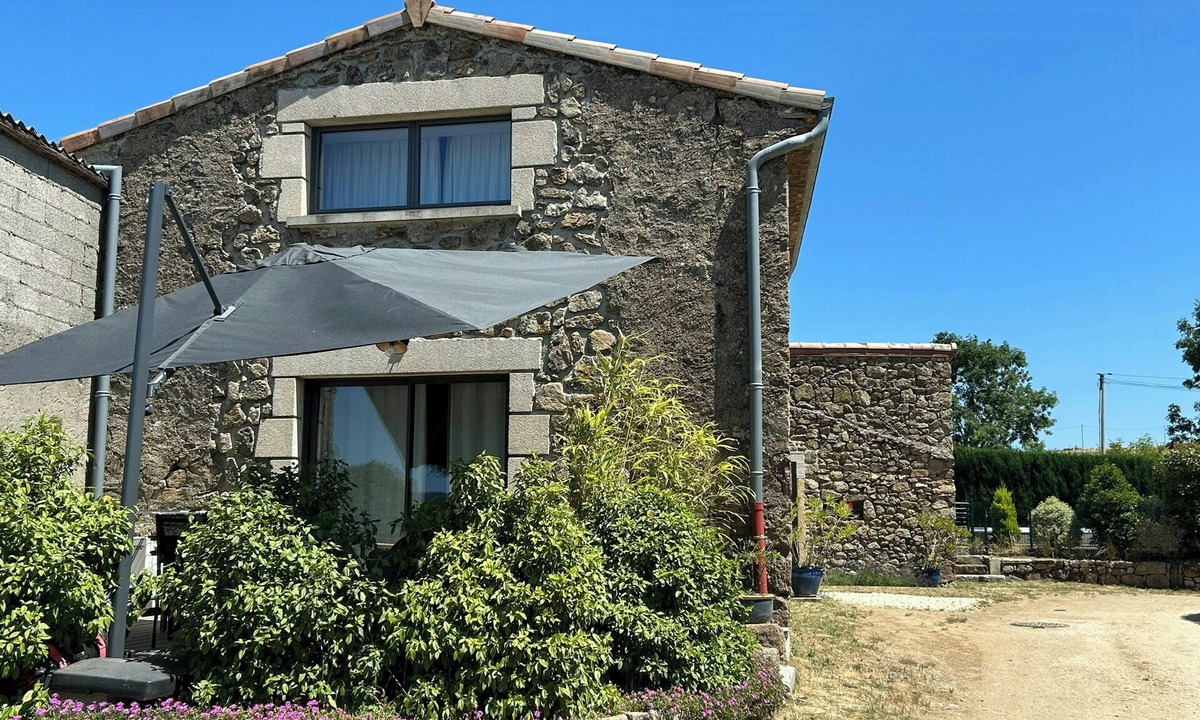 Plats House | Sheepfold with spa in Ardèche