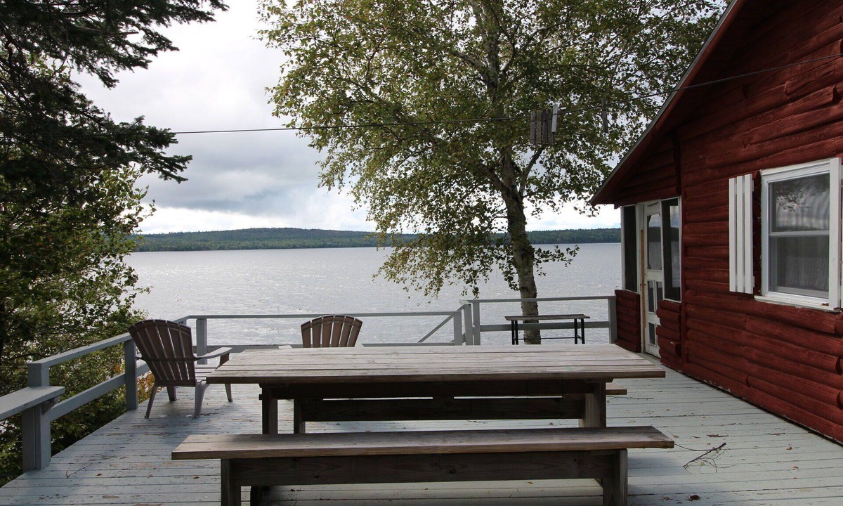 Rangeley Plantation House | Sheldon Camp - Mooselookmeguntic cottage perfect for a couple or a small family