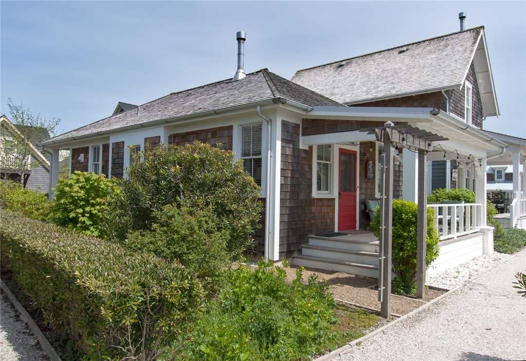 Seabrook House | Shell Cottage: 2 BR / 2 BA seabrook in Pacific Beach, Sleeps 6