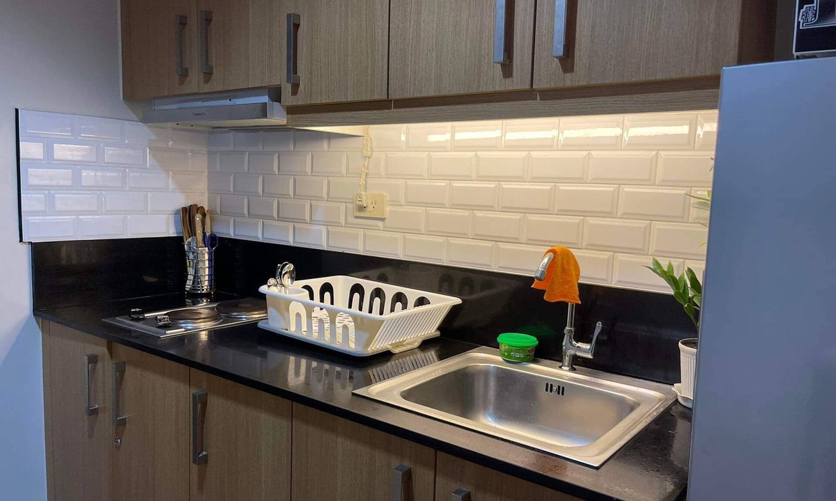 Barangay 76 Condo | Shell Residences MOA 6th D 1BR with Wifi & Prime Video By darpm