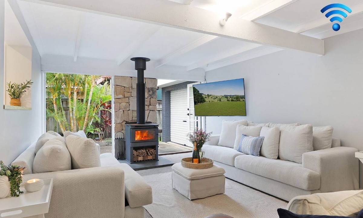 Shoalhaven Heads House | Shellhaven – walking distance of Seven Mile beach