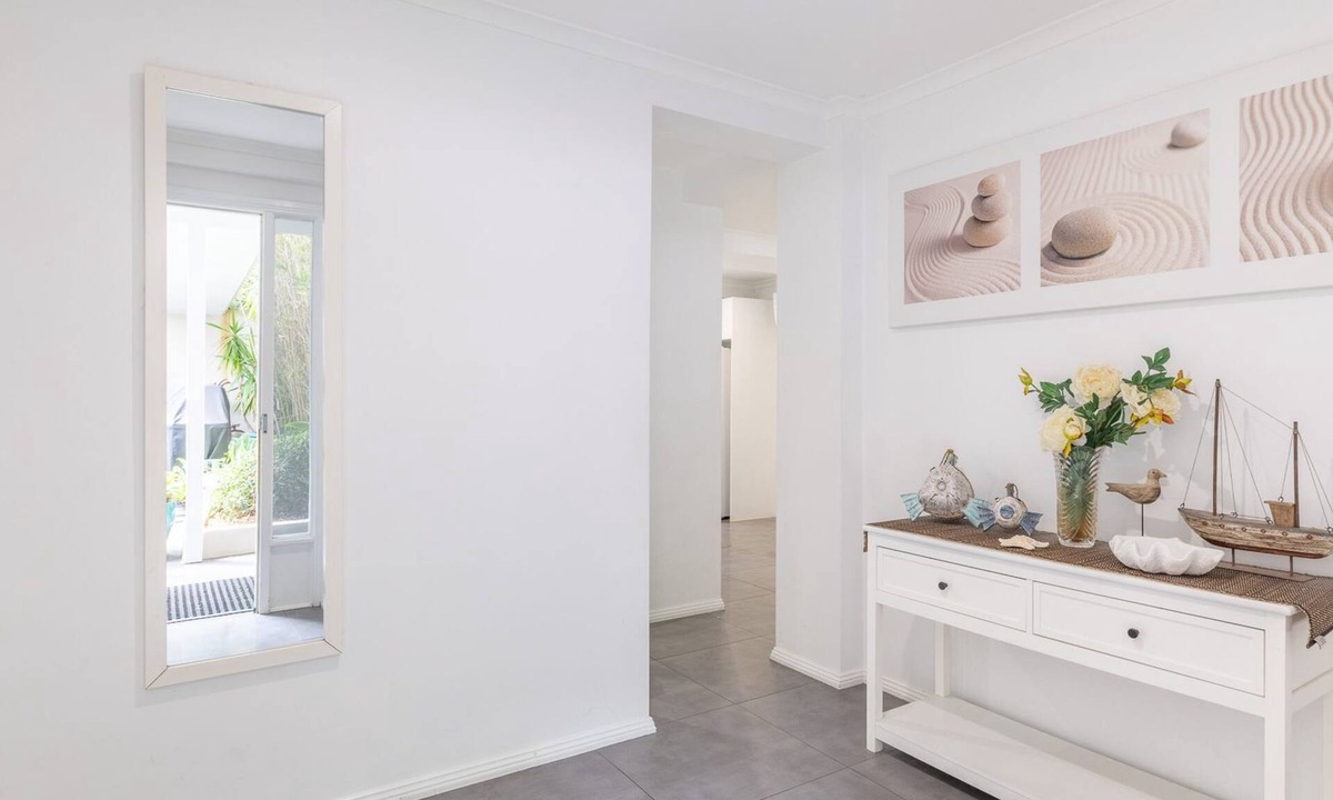 Fingal Bay House | Shells on the Shore, 9 Lentara St- Wi-Fi, Air con, Boat Parking, Linen