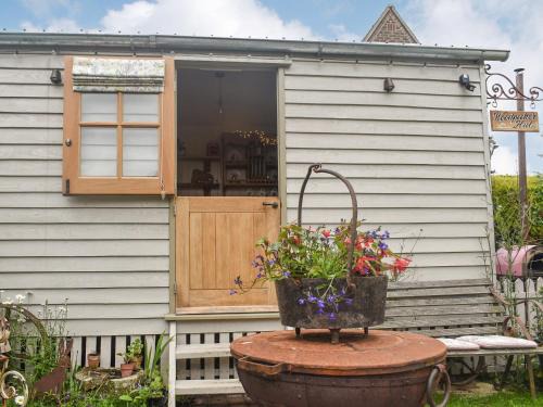 Dursley House | Shepard's Hut