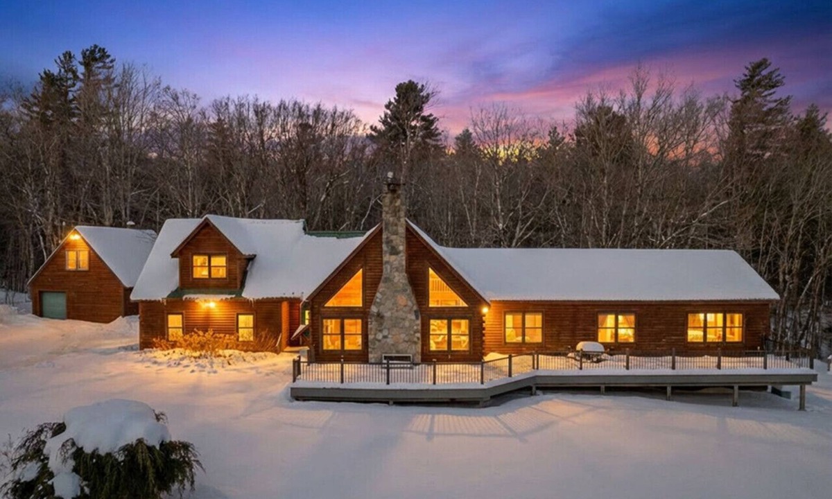 Stratton Cabin | Shepardson Brookside: VAST+AT Hike | A/C | Brook