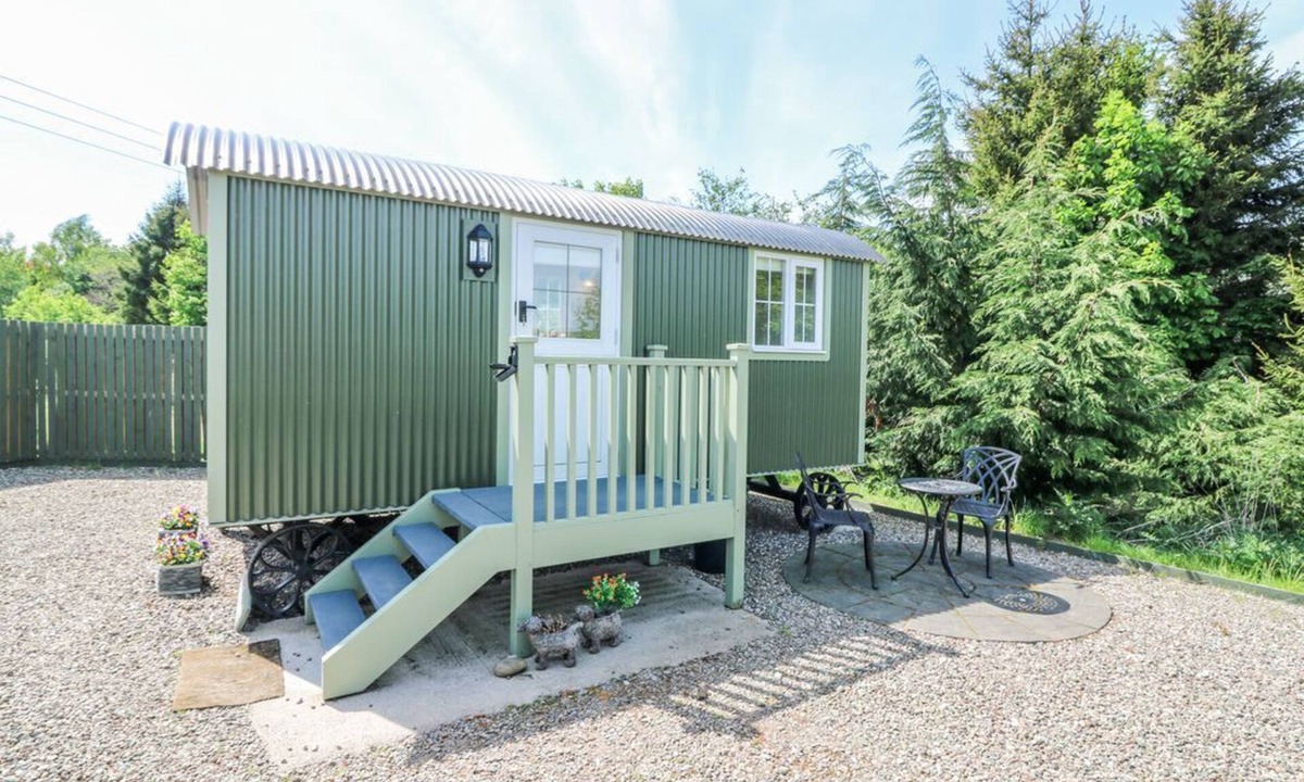 Forfar House | Shepheard Hut 2, Forfar