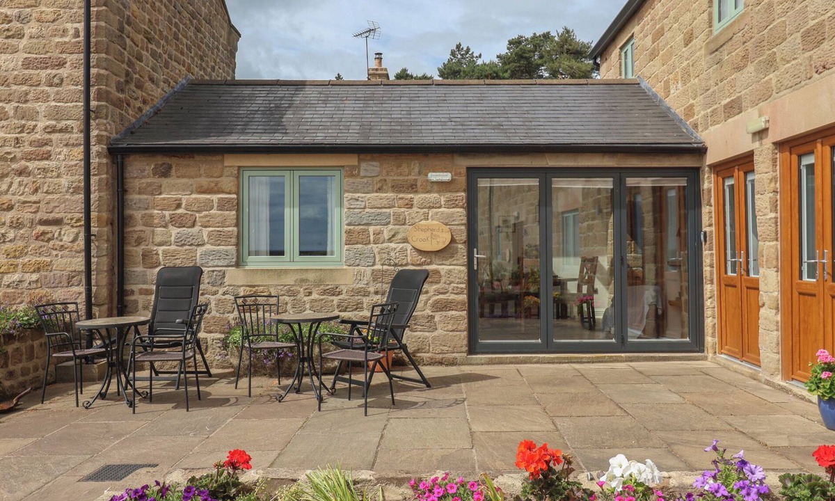 Harrogate Cottage | SHEPHERD'S CROOK, pet friendly, luxury holiday cottage in Spofforth