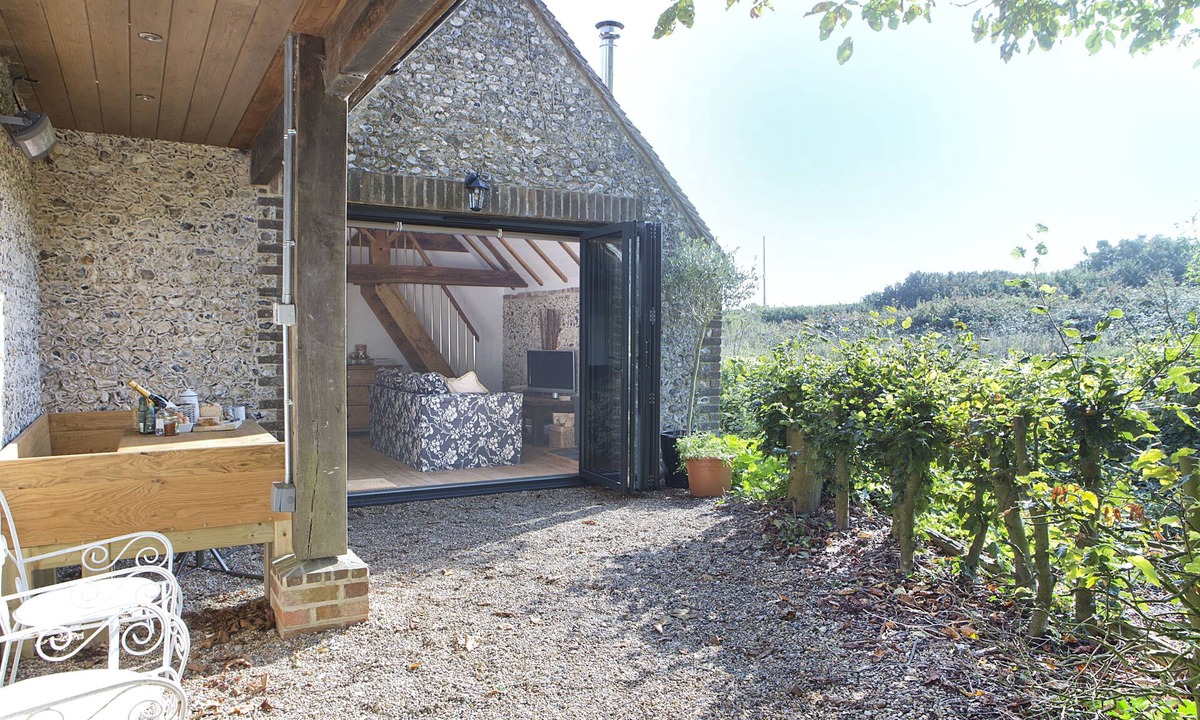 Chichester Cottage | Shepherds Barn