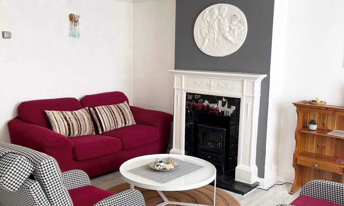 Chadwell House | Shepherds House- Spacious 3/4 Bedroom