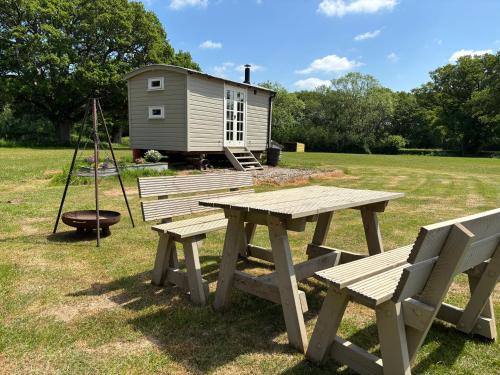 Lickfold House | Shepherds Hut 2