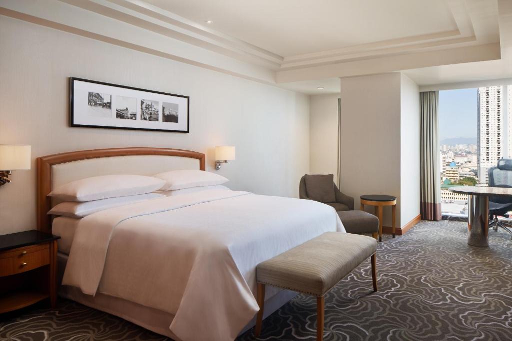 Ermita Night District Hotel | Sheraton Manila Bay