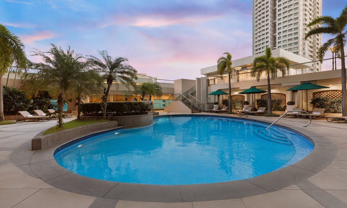 Ermita Night District Hotel | Sheraton Manila Bay